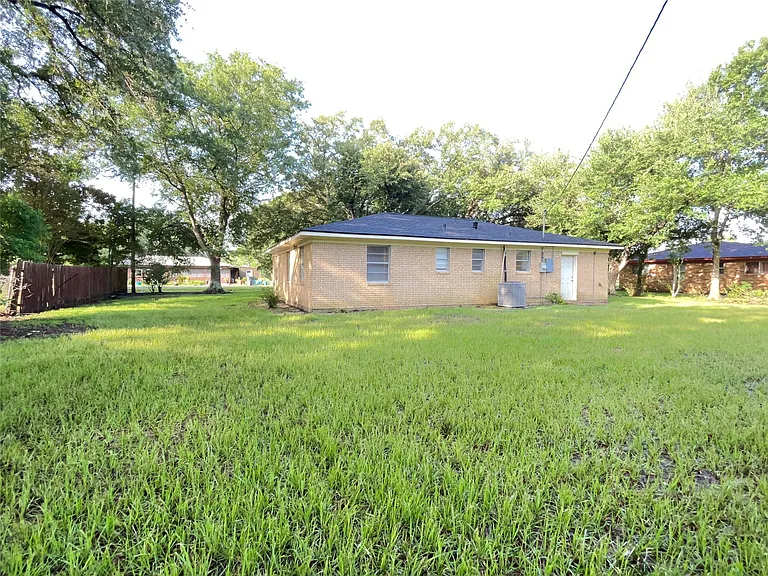 409 La Bradford Dr — Photo 19
