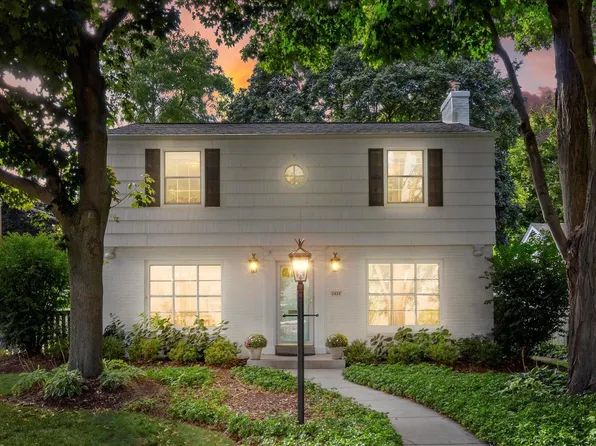2421 North 93rd STREET, Wauwatosa, WI 53226