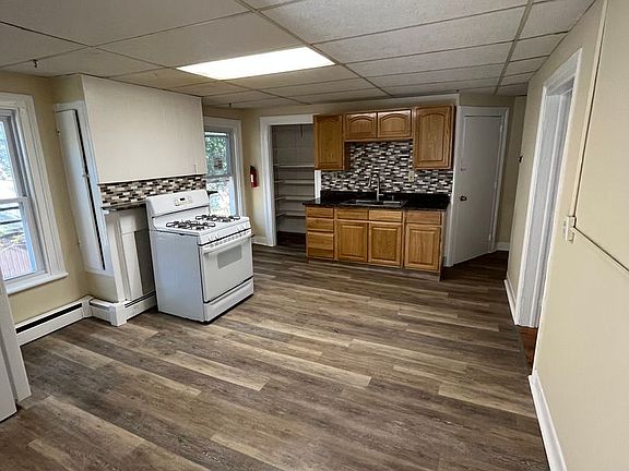 4th image of 69 Glenwood Ave APT 2