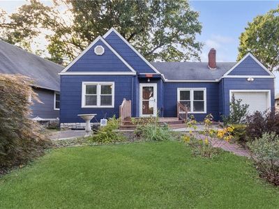 7620 Grand Ave, Kansas City, MO, 64114