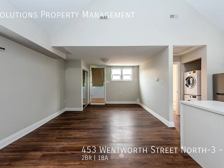 453 Wentworth St N #3 — Photo 6