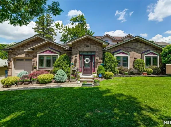 166 Reservoir Ave, River Edge, NJ 07661