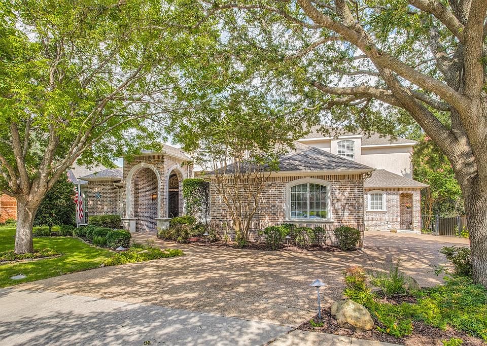 1st image of 815 Creekline Way