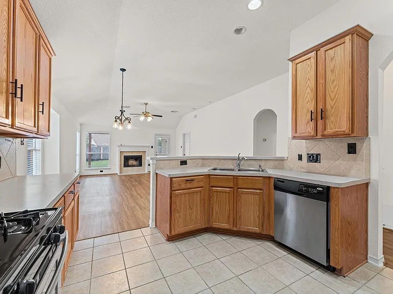 24911 Sandusky Dr — Photo 10