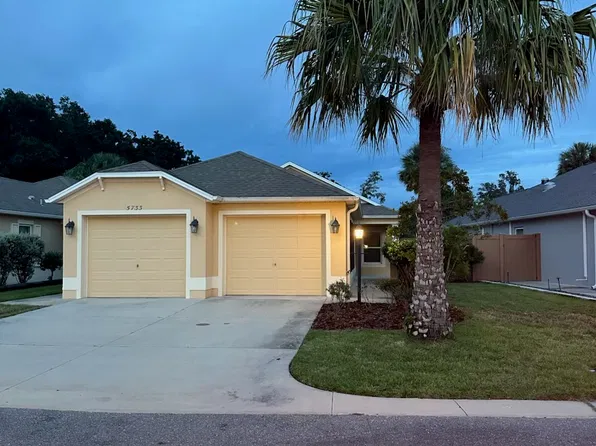 5733 Rowe Pl, The Villages, FL 32163