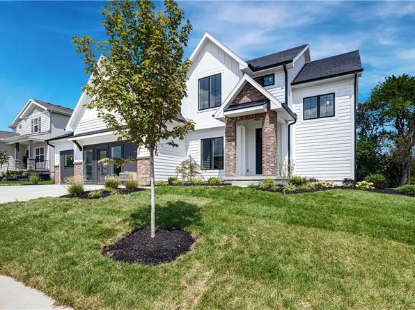 18330 W 195th St, Spring Hill, KS 66083