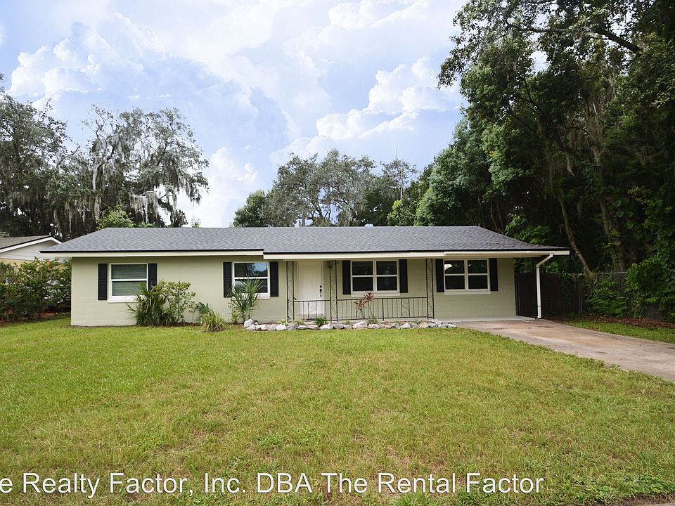 1st image of 301 Tucker Dr
