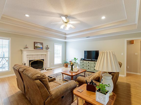 5th image of 2614 Carmon Dr