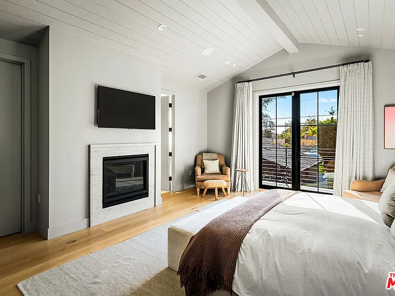 1099 Nowita Pl — Photo 20