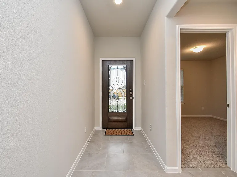 1427 Central Heights Dr — Photo 4