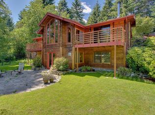 8407 NE Lightmoor Ct, Bainbridge Island, WA 98110