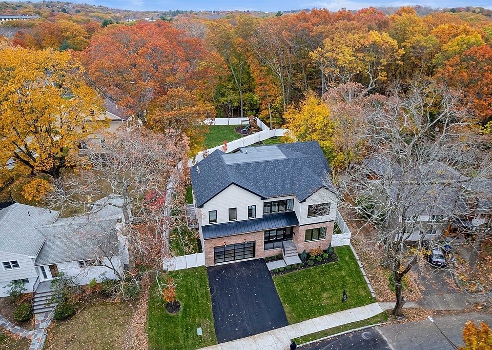 1st image of 16 Dorcar Rd