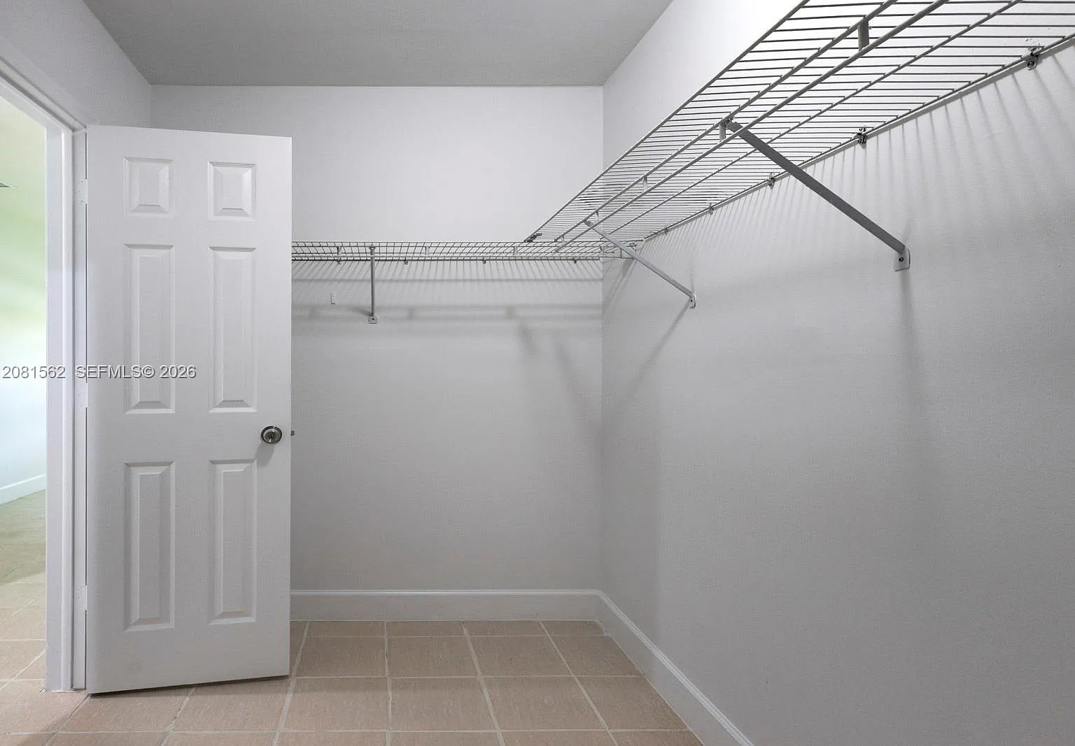 3 bed, 1170 sqft, $3,400 — Photo 2