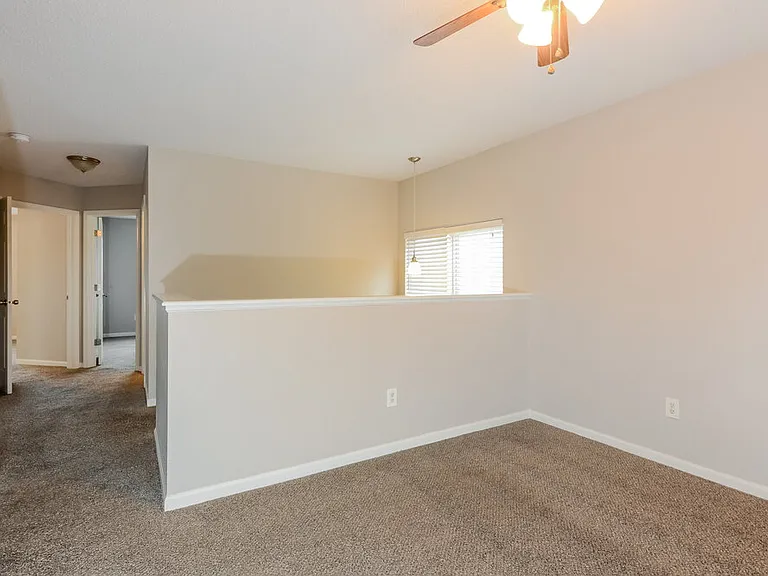 4650 Whitview Ln — Photo 10