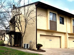 749 Hampton Ridge Dr, Akron, OH 44313