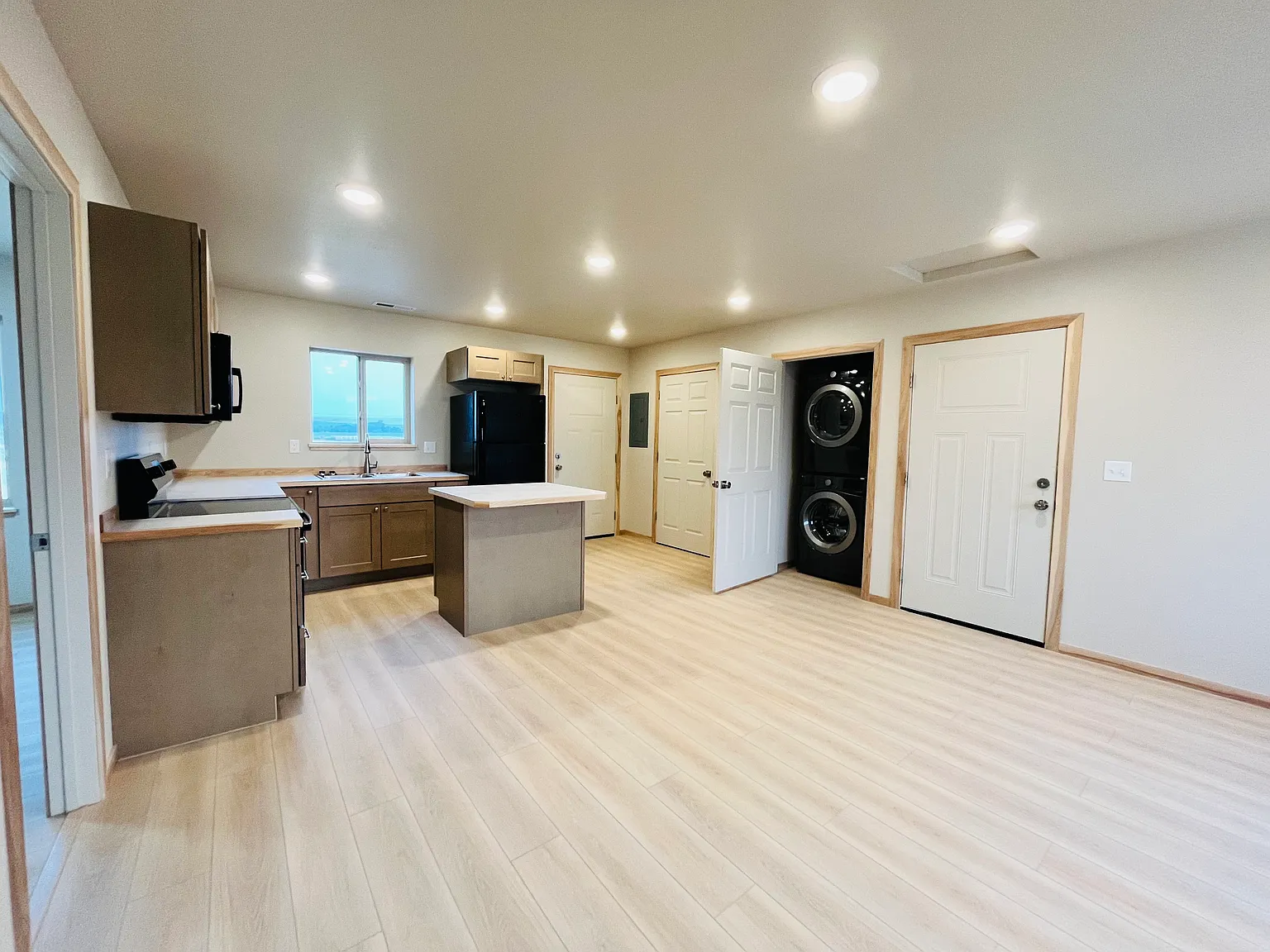 2 bed, 800 sqft, $1,200 — Photo 3