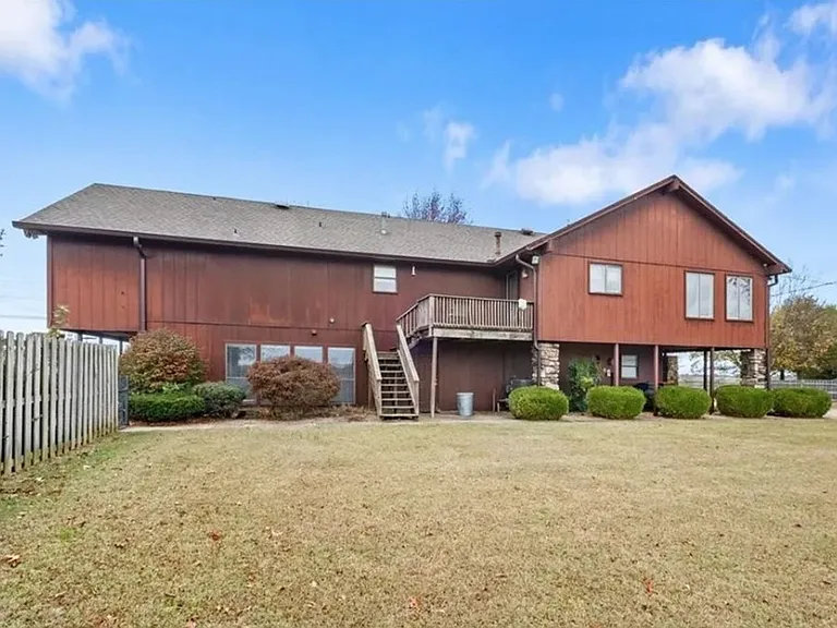 4657 Butterfield Coach Rd — Photo 2