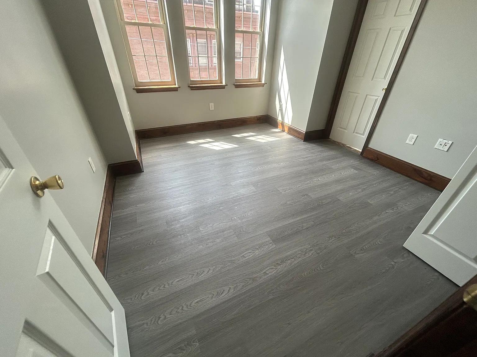 1 bed, 750 sqft, $1,050 — Photo 3