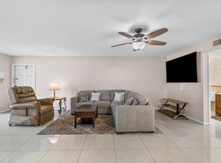 1102 North Dr APT B, Delray Beach, FL 33445