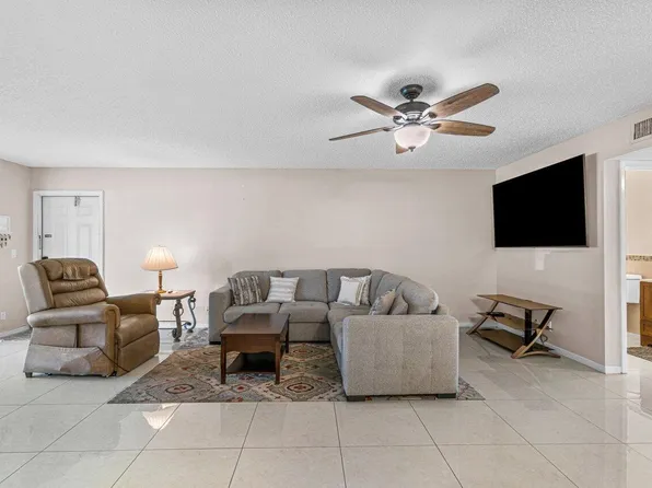 1102 North Drive #B, Delray Beach, FL 33445