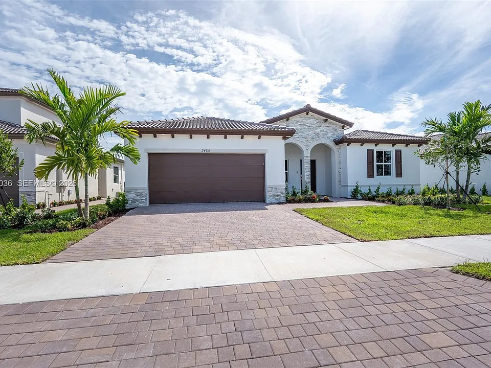 2485 SE 29th Dr