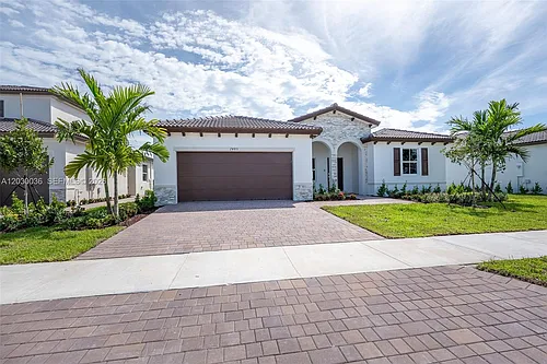 2485 SE 29th Dr Photo 1