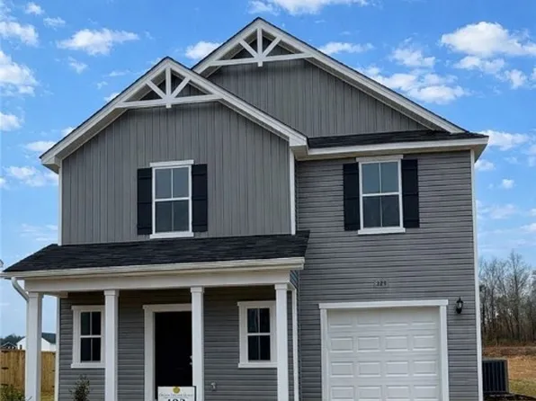 673 Melbourne Dr, Raeford, NC 28376