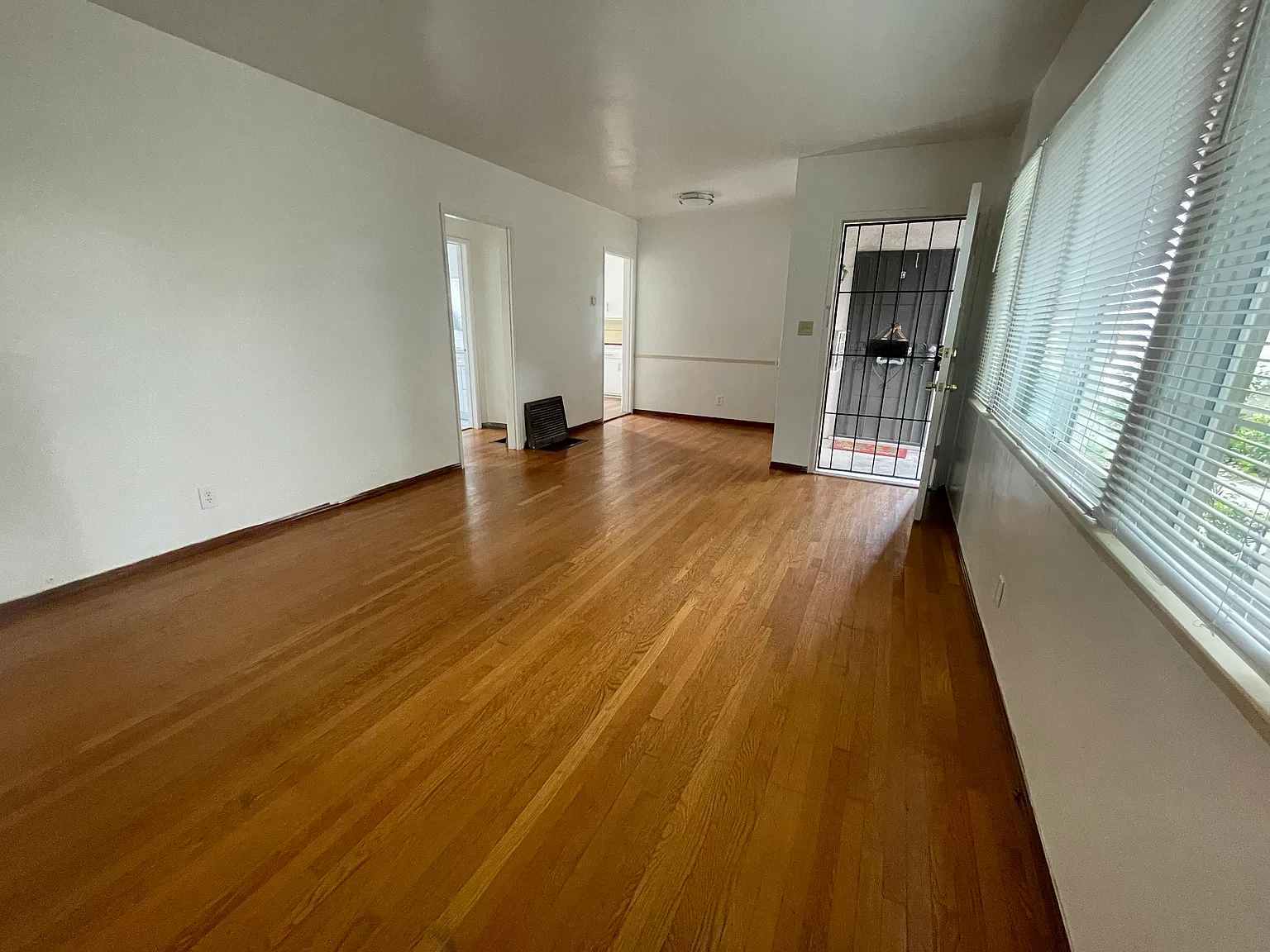 1710 Huntington Dr — Photo 3