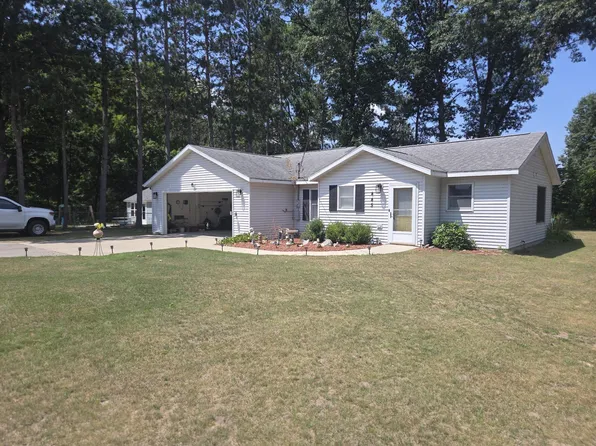 445 Pettibone Dr, Bitely, MI 49309