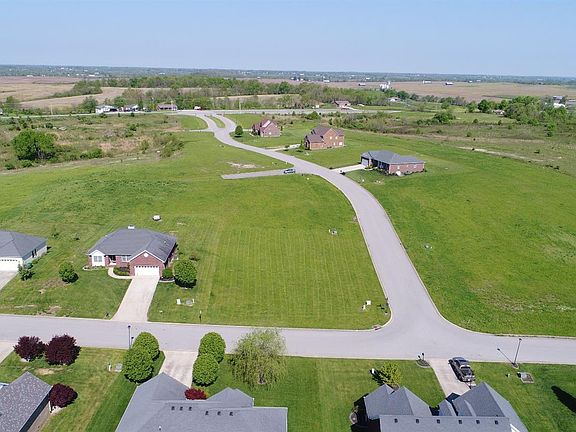 3rd image of 8 Ash Brook Ln