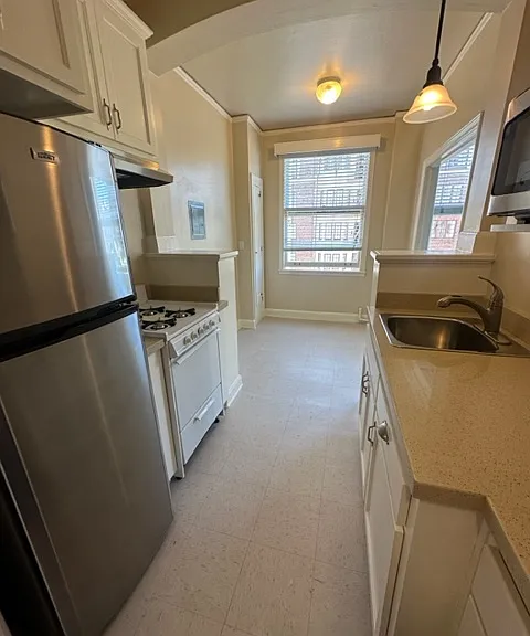 Jr. 1-bedroom Kitchen