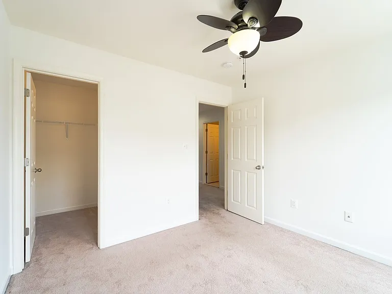 405 Ocracoke Way — Photo 32