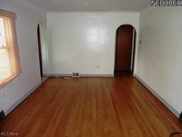 2nd image of 22659 Albion Rd