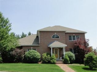 75 Juniper Dr, Saugus, MA 01906