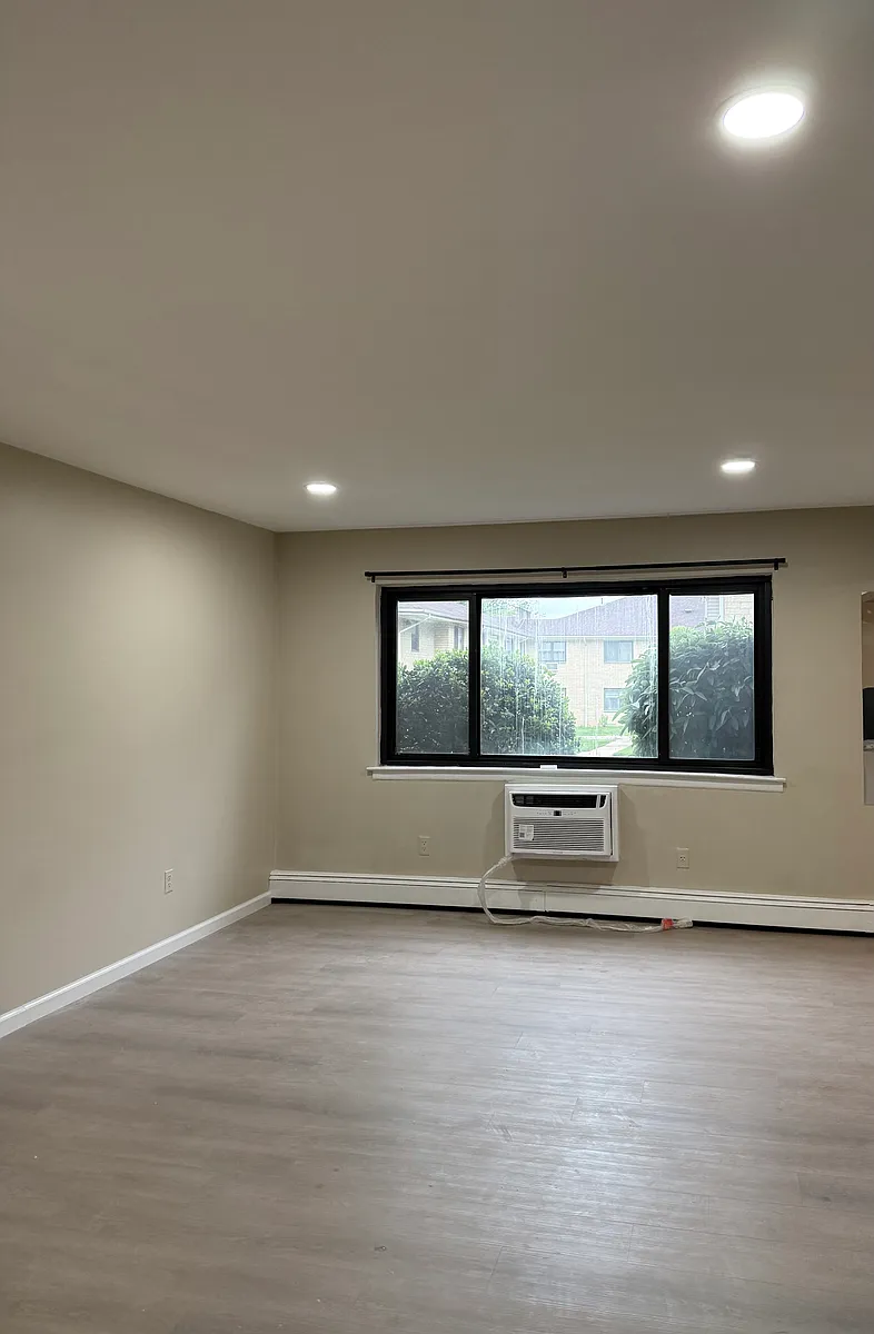 Living room - 401 US Highway 22 #51A