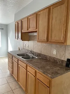 3709 Wellesley Dr NE #B — Photo 2