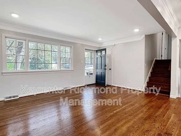 2704 Susten Ct — Photo 3