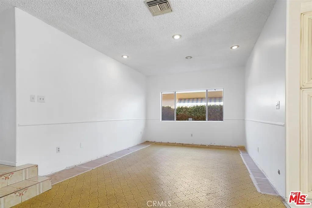 3 bed, 1789 sqft, $3,950 — Photo 4