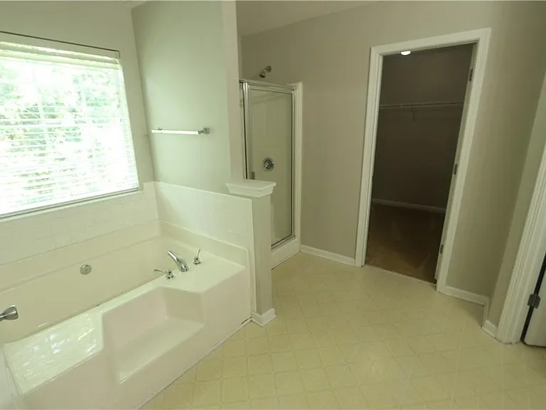 156 Shadowhill Ln — Photo 17