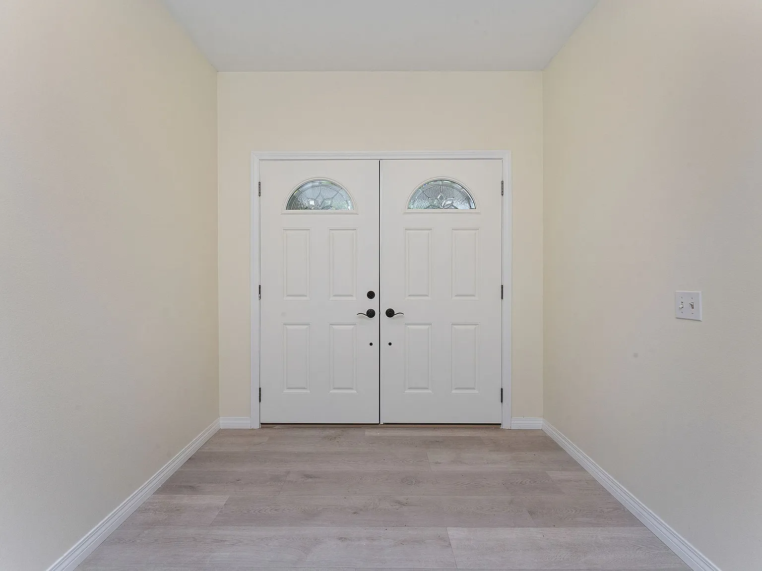 3 bed, 1592 sqft, $4,750 — Photo 2