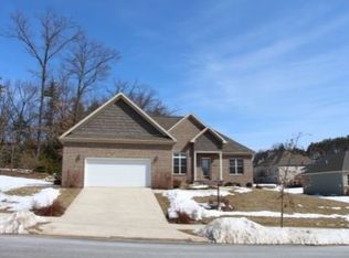 127 Scarlet Oak Cir, State College, PA 16803