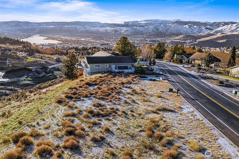 2nd image of 3979 Burch Mountain Road