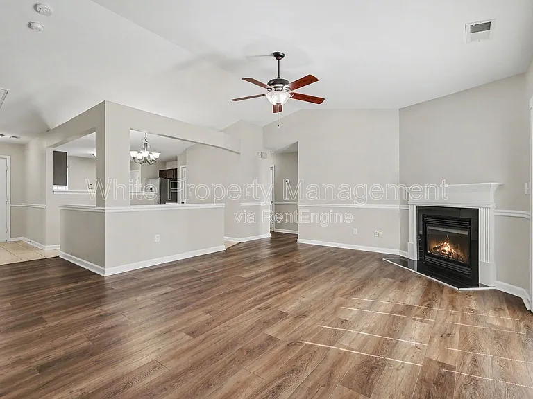 1820 Meadow Crossing Dr — Photo 4