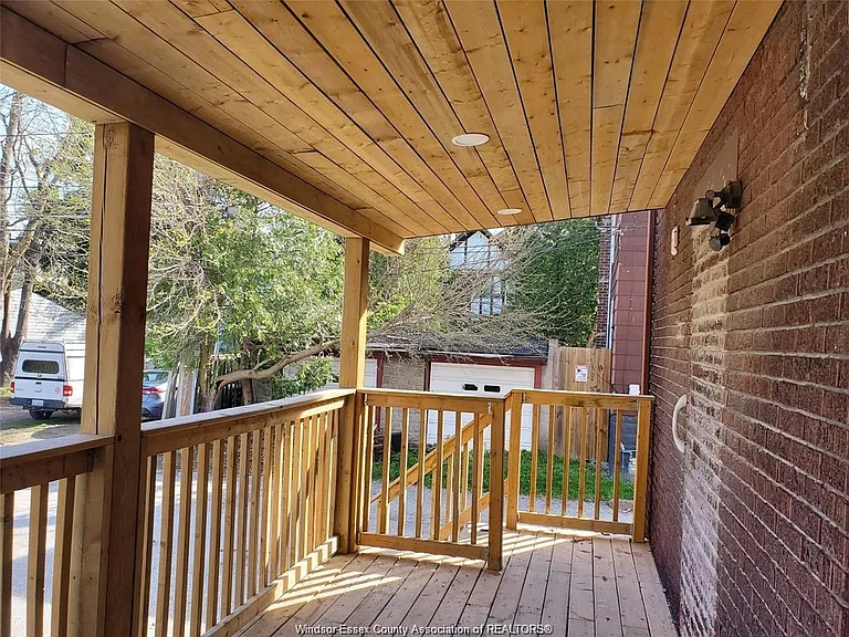 348 Caroline St — Photo 19