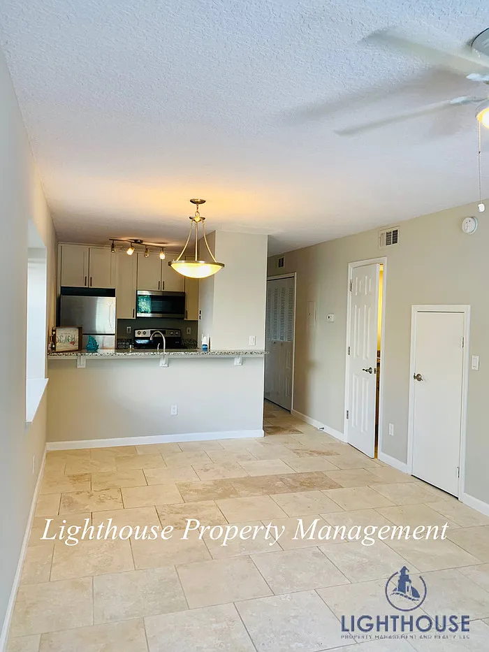 2 bed, 1.5 bath, 900 sqft, $2,350 — Photo 4