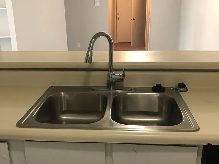Coventry Court West Apartments — Photo 81
