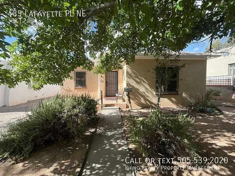 435 Lafayette Pl NE — Photo 2