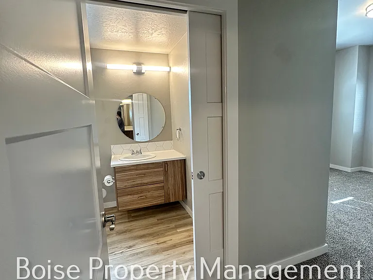 1821 S Vista Ave #303 — Photo 5