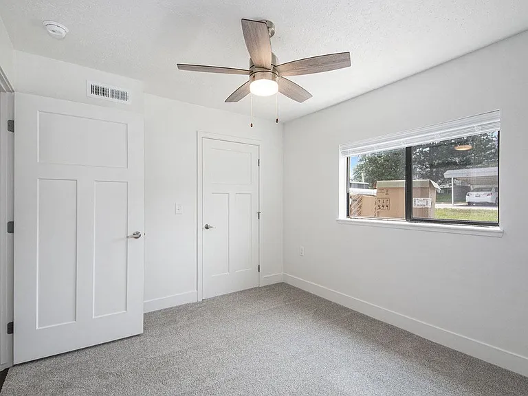 The Crossings Apartments — Photo 43
