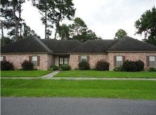 210 S Wakefield Dr, Lafayette, LA 70503